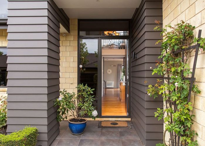  at 28 Willowview Drive, Redwood, Christchurch