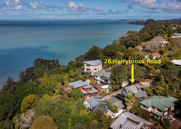  at 26 Harrybrook Road, Green Bay, Auckland