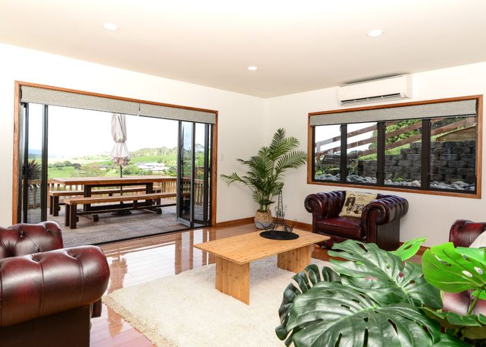  at 22 Friesian Place, Grandview Heights, Hamilton