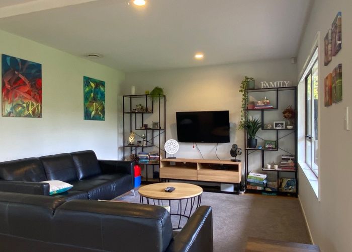  at 1/36 Cresta Avenue, Beach Haven, Auckland