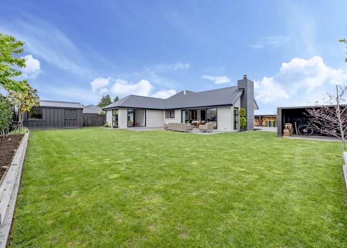  at 17 Newbrook Terrace, Darfield, Darfield