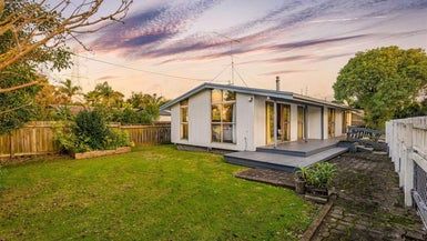 at 31 Huruhuru Road, Massey, Auckland
