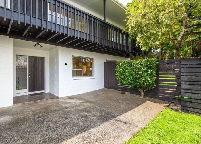  at 4 Sispara Road, Beach Haven, North Shore City, Auckland