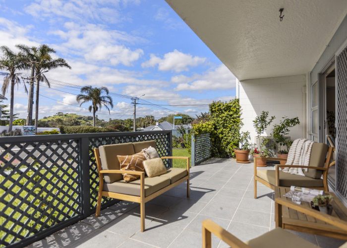  at 2/103 Vauxhall Road, Narrow Neck, Auckland