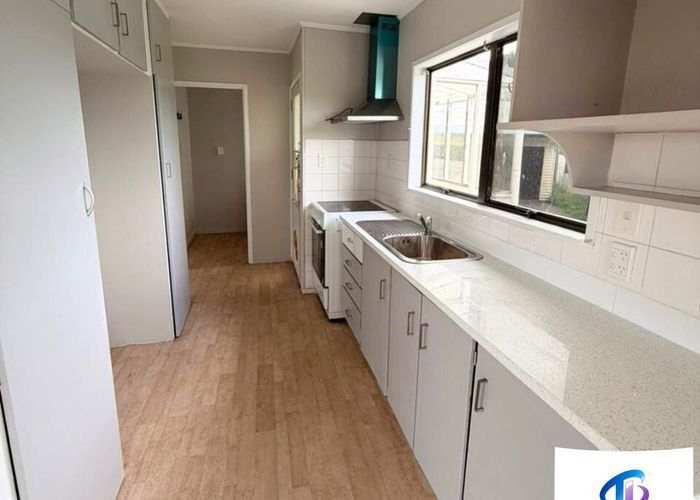  at 8 Le Havre Place, Takanini, Papakura, Auckland