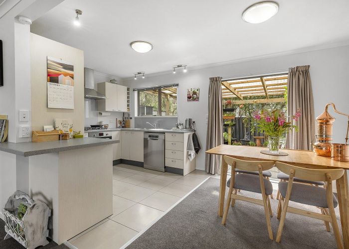  at 2/4 Ellesmere Avenue, Miramar, Wellington, Wellington