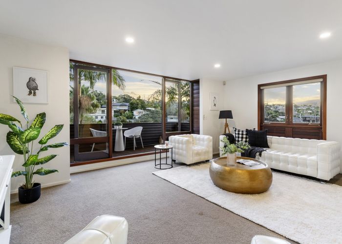  at 2/4 The Esplanade, Castor Bay, Auckland