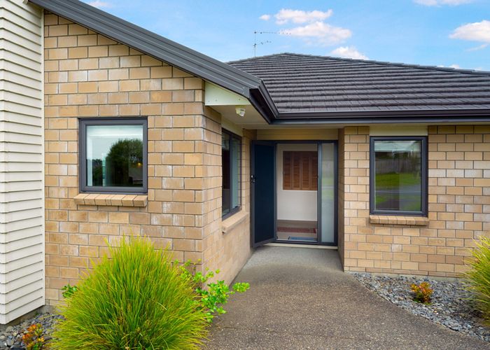  at 5 McWhirters Farm Lane, Massey, Waitakere City, Auckland