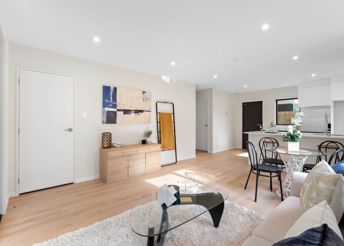  at 4-6 / 10 Orchid Place, Te Atatu South, Waitakere City, Auckland