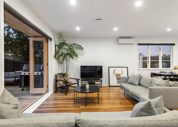  at 1/15 Rodney Road, Northcote Point, Auckland