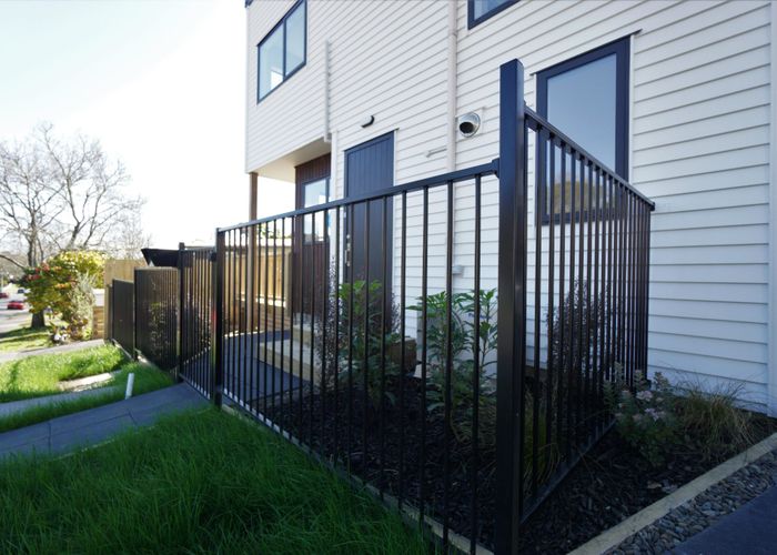  at 1/22 Takapu Street, Henderson, Waitakere City, Auckland