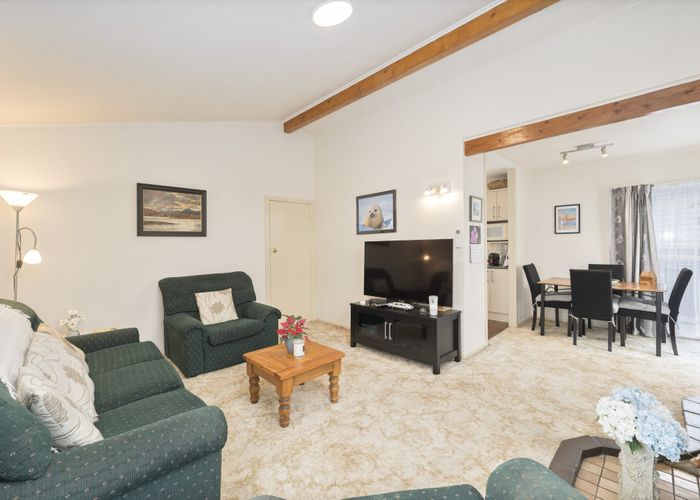  at 4 Glen Norman Avenue, Henderson, Waitakere City, Auckland