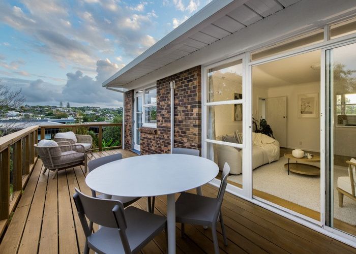  at 3/449 Beach Road, Mairangi Bay, North Shore City, Auckland
