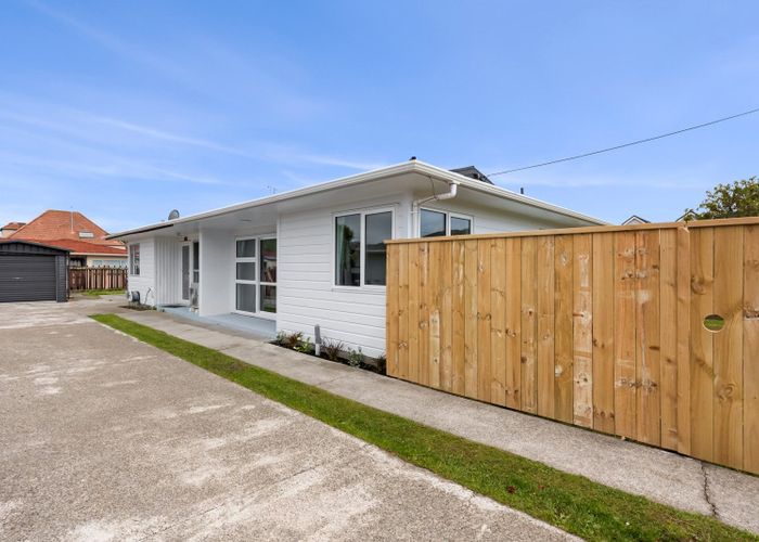  at 52D Whites Line West, Woburn, Lower Hutt, Wellington