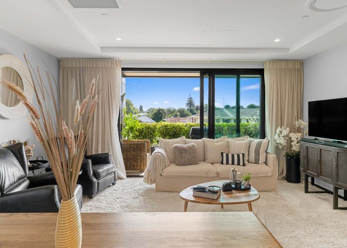  at 10/6 Utopia Park Heights, Welcome Bay, Tauranga