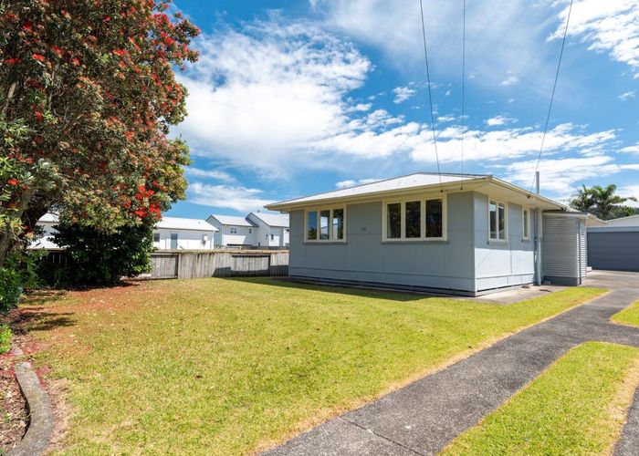  at 102 Riverview Road, Whangamatā