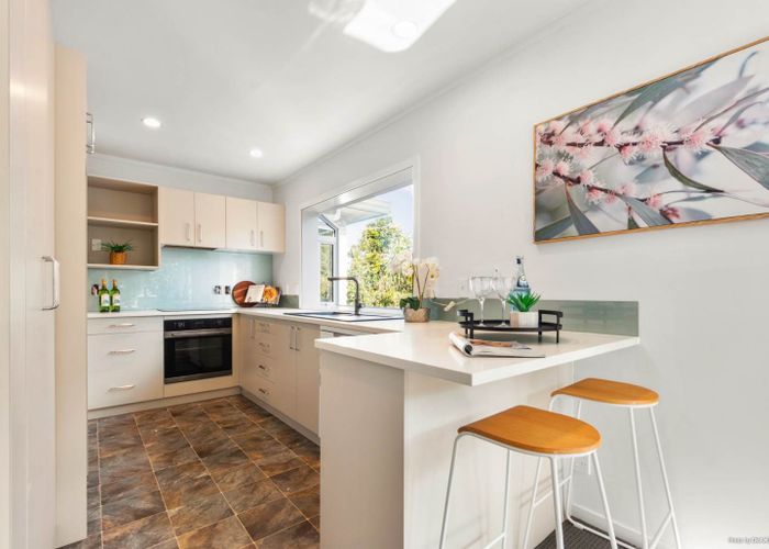  at 107B White Swan Road, Mount Roskill, Auckland