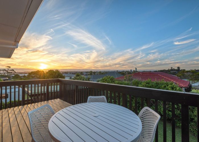  at 2/12 Westwell Road, Belmont, North Shore City, Auckland