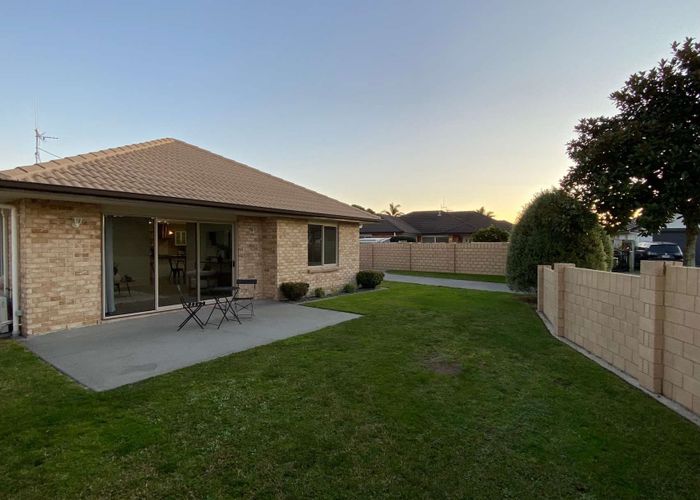  at 17 Coles Cove, Papamoa Beach, Papamoa