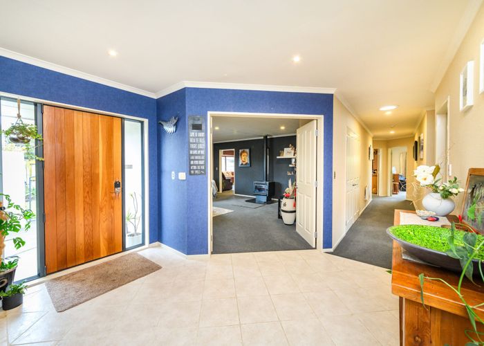  at 54 Roberts Line, Kelvin Grove, Palmerston North