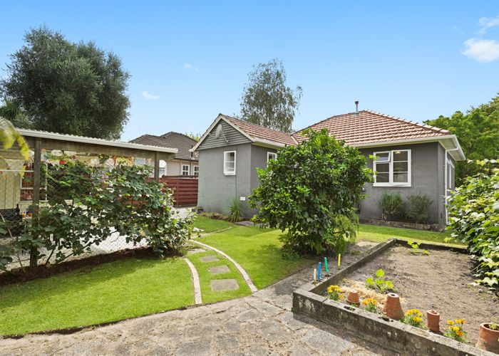  at 4 Valley Terrace, Hamilton City Central, Hamilton, Waikato