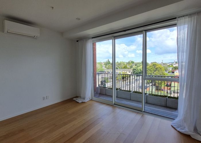  at 303/1C Soljak Place, Mount Albert, Auckland City, Auckland