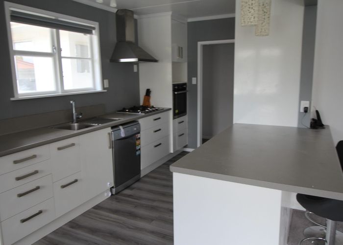  at 136 Ruamahanga Crescent, Terrace End, Palmerston North, Manawatu / Whanganui