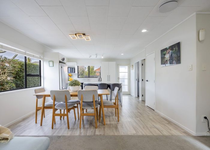  at 2/25 Commissariat Road, Mount Wellington, Auckland City, Auckland