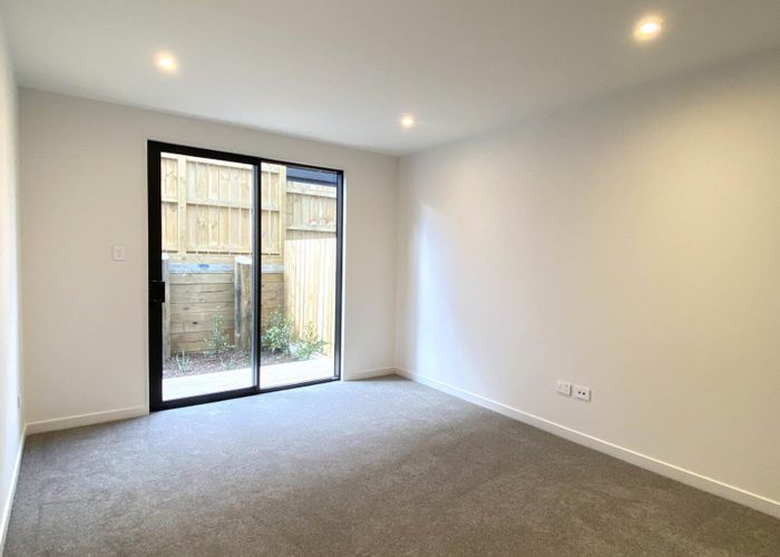  at 11/12 Onewa Road, Northcote, North Shore City, Auckland