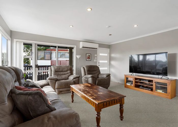  at 152 Everglade Drive, Totara Heights, Manukau City, Auckland