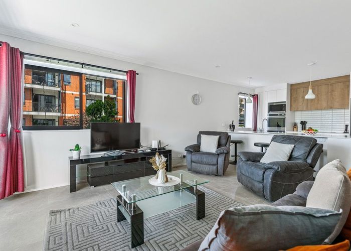  at 1/33 Nugget Avenue, Hobsonville, Waitakere City, Auckland