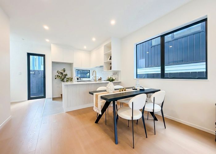  at 5/11&13 Tabitha Crescent, Henderson, Waitakere City, Auckland