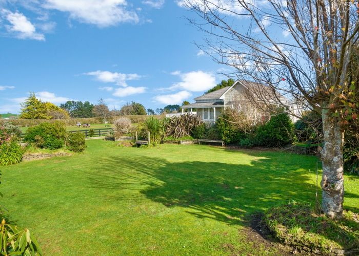  at 25 Castle Street, Eltham, Eltham