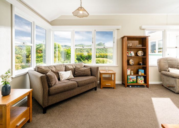  at 7 Pimble Avenue, Karori, Wellington