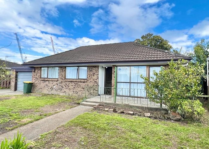  at 5A Roslyn Road, Mount Wellington, Auckland