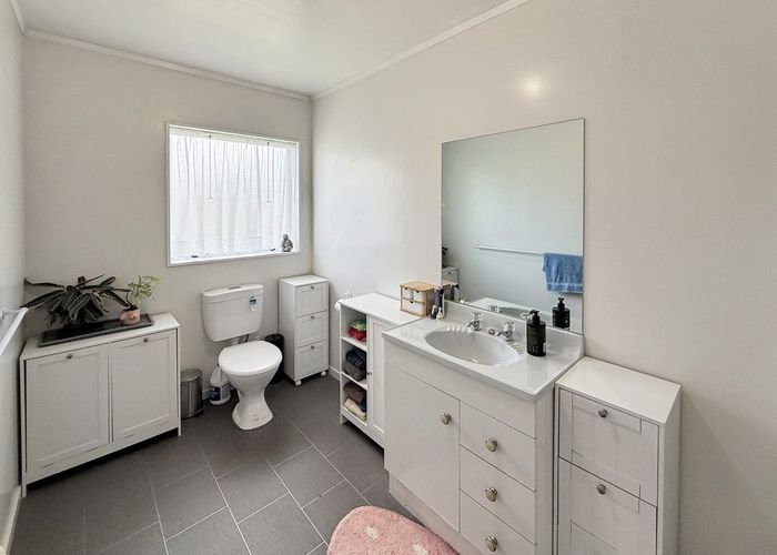  at 2/13B Railway Street West, Papakura, Papakura, Auckland