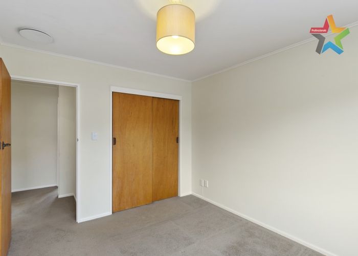  at 2/35 Parkvale Road, Karori, Wellington