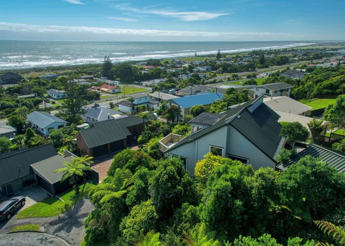  at 14 Stanton Crescent, Karoro, Greymouth