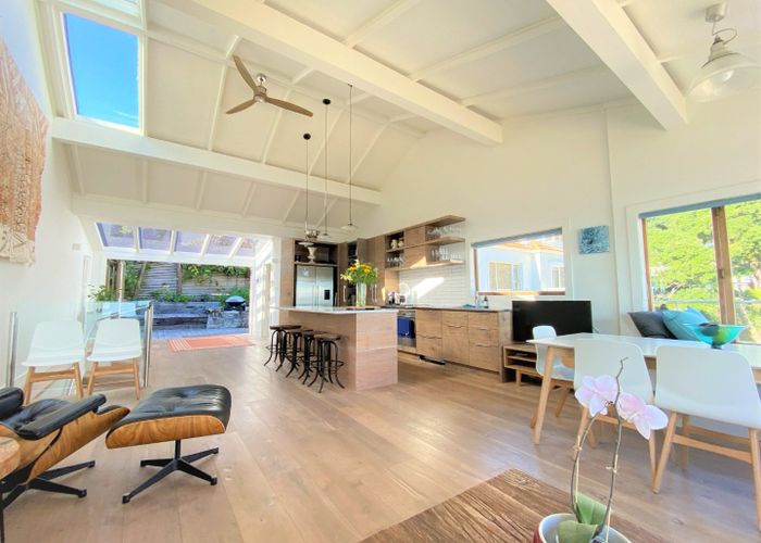  at 11H Joan Street, Point Chevalier, Auckland