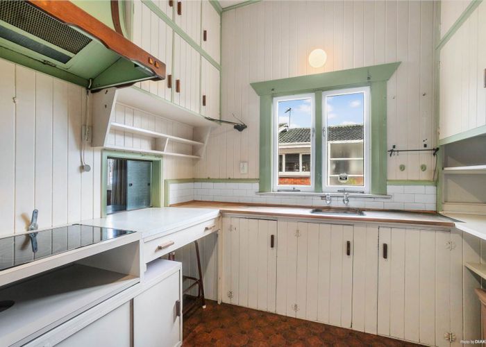  at 7 Erson Avenue, Royal Oak, Auckland