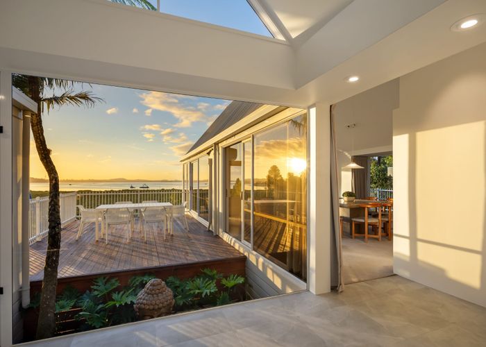  at 25 Oakpark Place, West Harbour, Waitakere City, Auckland