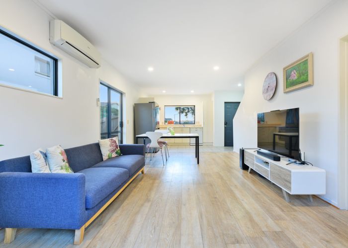  at 9 Butia Avenue, Henderson, Waitakere City, Auckland