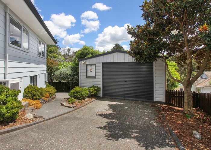  at 11 Katrina Place, Massey, Auckland