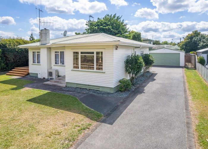  at 174 Fox Street, Hamilton East, Hamilton
