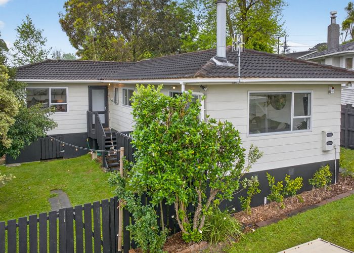  at 2/155 Verbena Road, Birkdale, North Shore City, Auckland