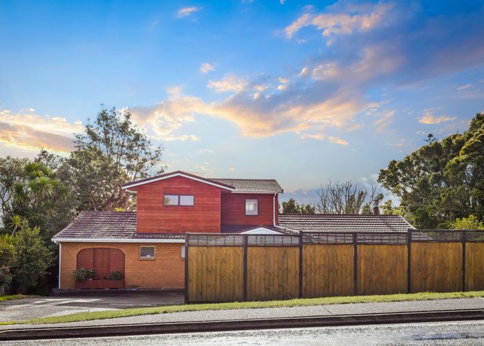  at 1109 Scenic Drive North, Swanson, Waitakere City, Auckland