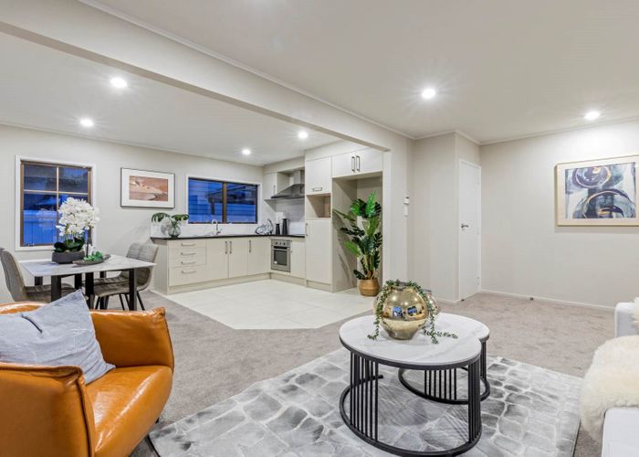  at 90 Oaktree Avenue, Browns Bay, Auckland