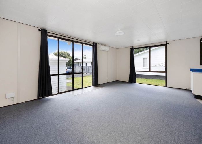  at 1/67 Cobham Crescent, Kelston, Waitakere City, Auckland