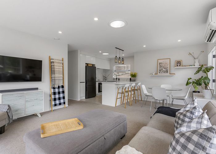  at 2/58 Botany Road, Botany Downs, Manukau City, Auckland