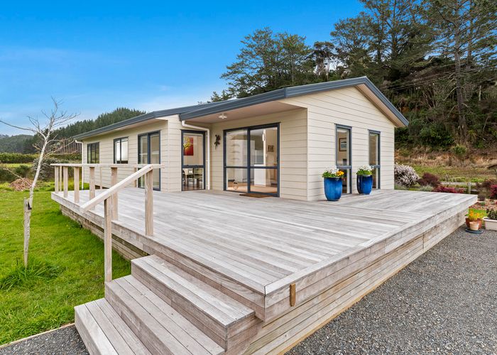  at 17 Wattle Bay Road, Manukau Heads, Awhitu